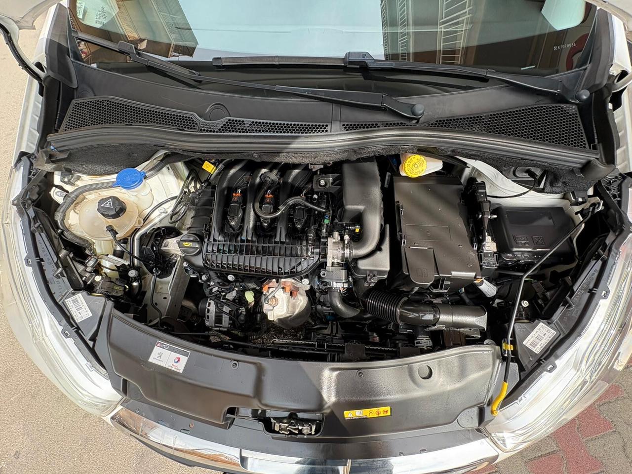 Peugeot 208 PureTech 82 Stop&Start 5 porte Signature