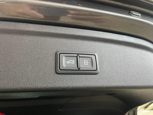 AUDI A3 SPB 35TFSI Stronic S line"18 Sline LED Matrix/NAVI
