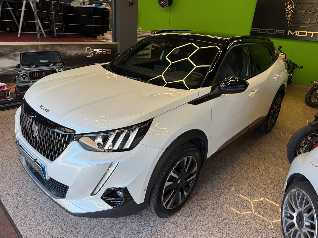 Peugeot 2008 PureTech 155 S&S EAT8 GT