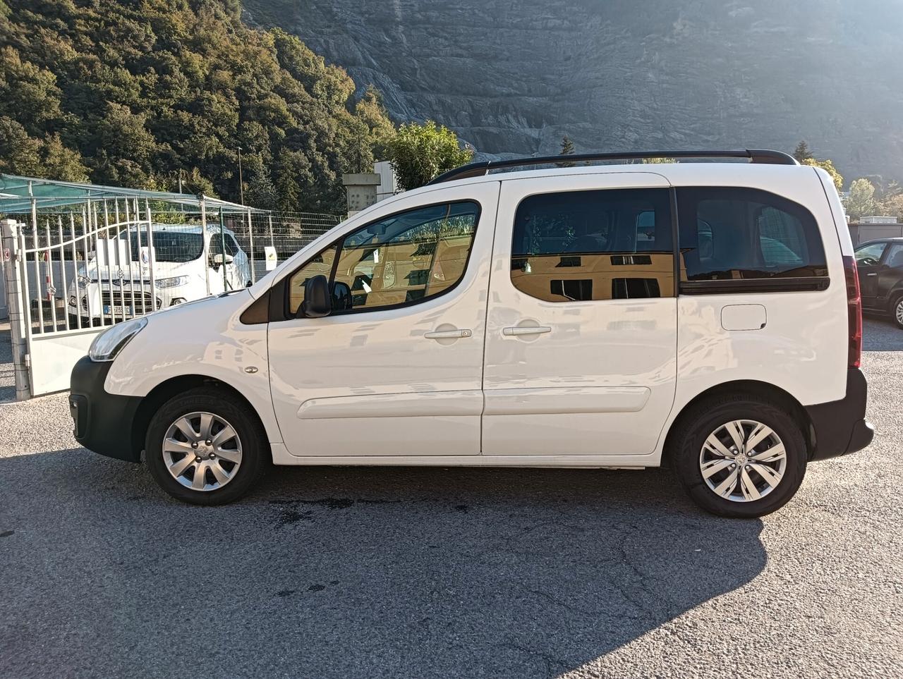 Peugeot Partner Tepee BlueHDi 120 S&S Outdoor