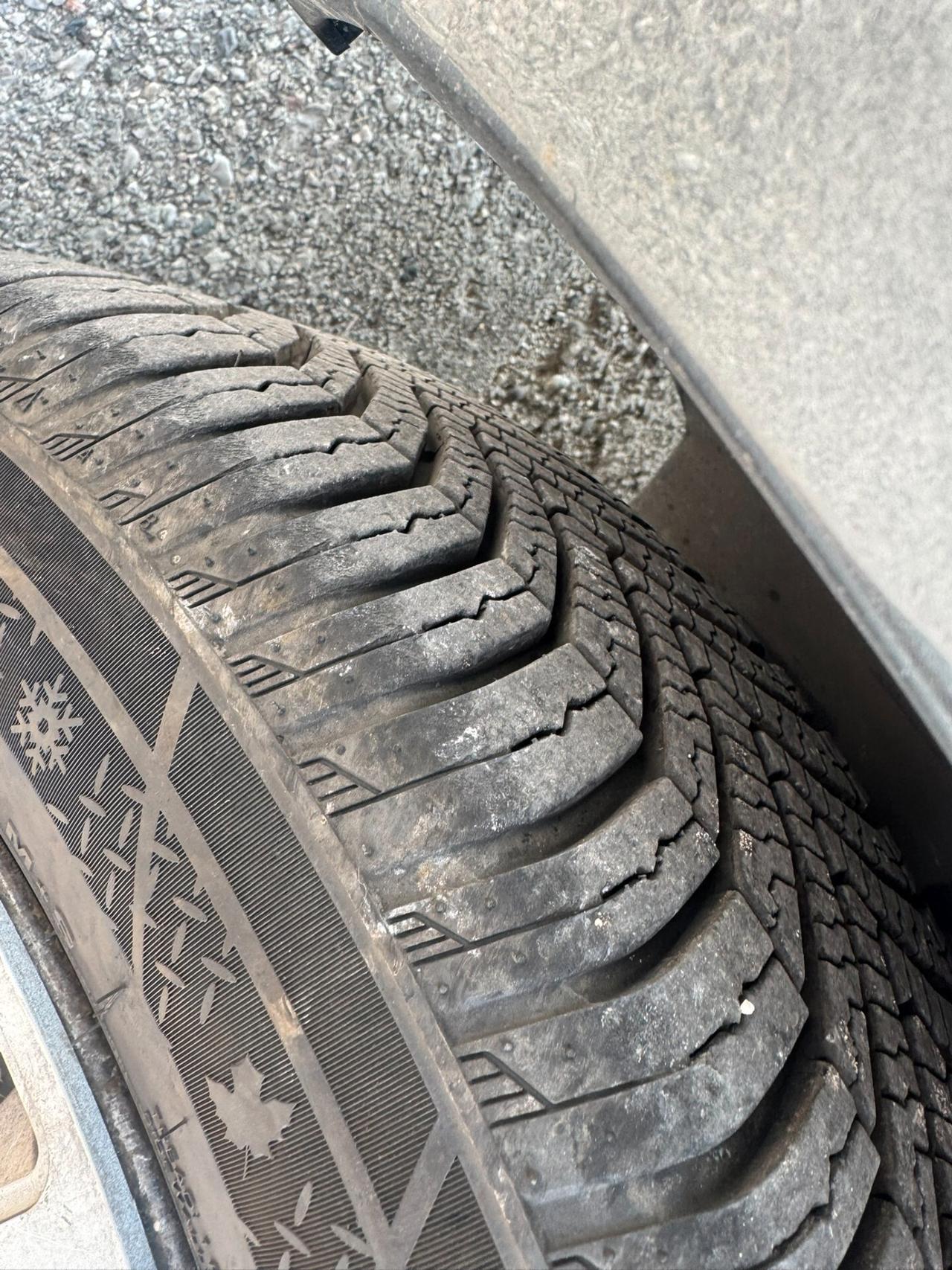 Peugeot 208 1.4 HDi 68 CV 5 porte NEOPATENTATI