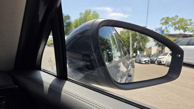 VOLKSWAGEN Tiguan 2.0 TDI 150 CV DSG Life PERMUTE UNICOPRIETARIO