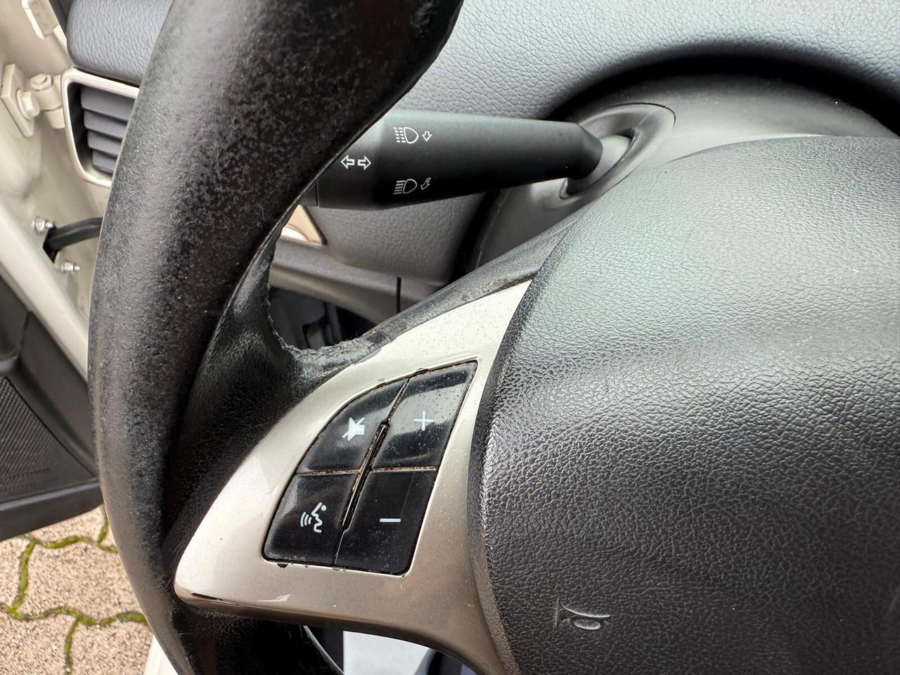 Lancia Ypsilon 1.2 69 CV 5 porte Gold