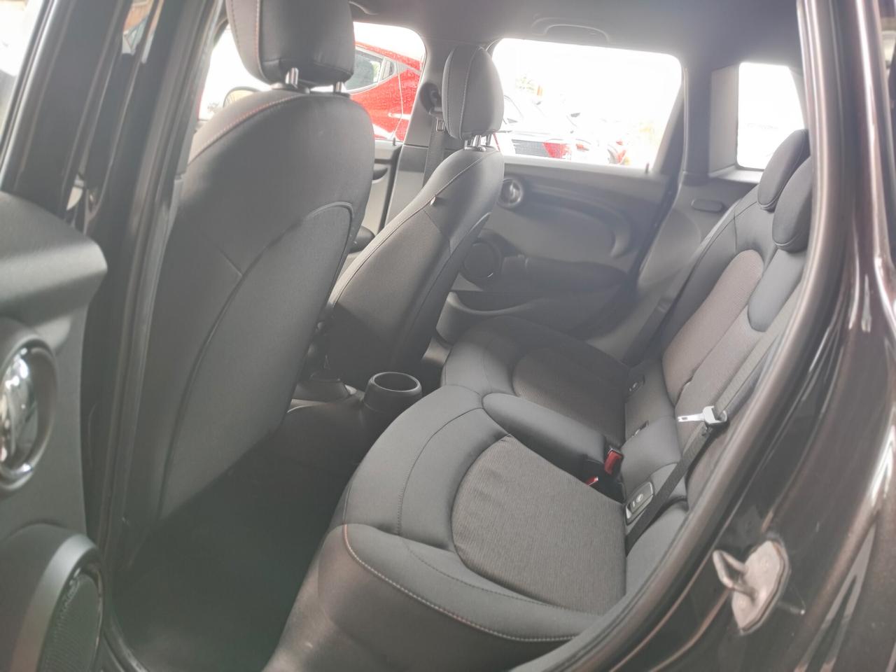 Mini 1.5 Cooper D Business XL 5 porte