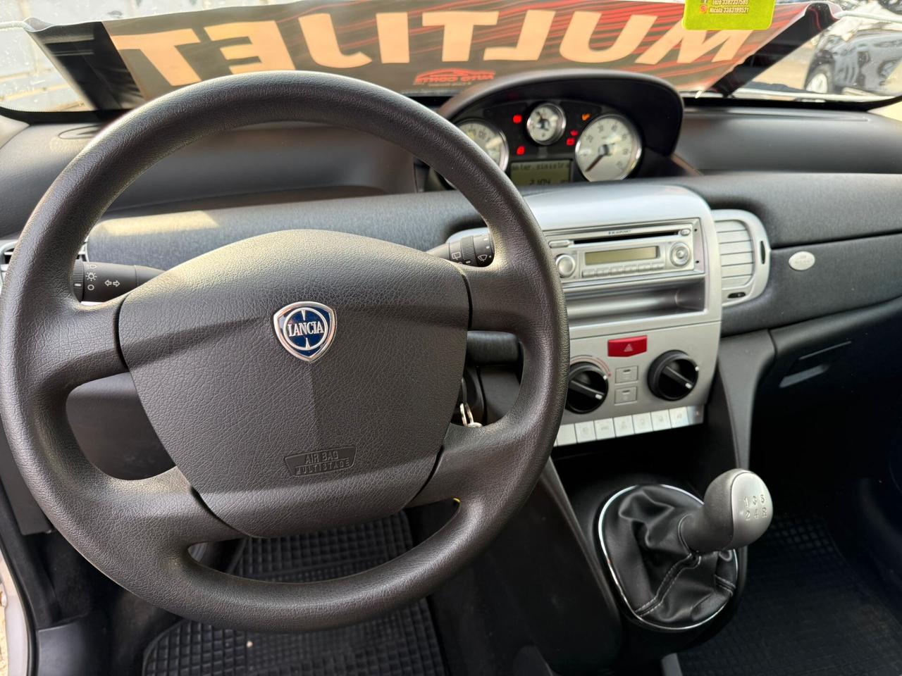 Lancia Ypsilon 1.3 MJT 75 CV Argento