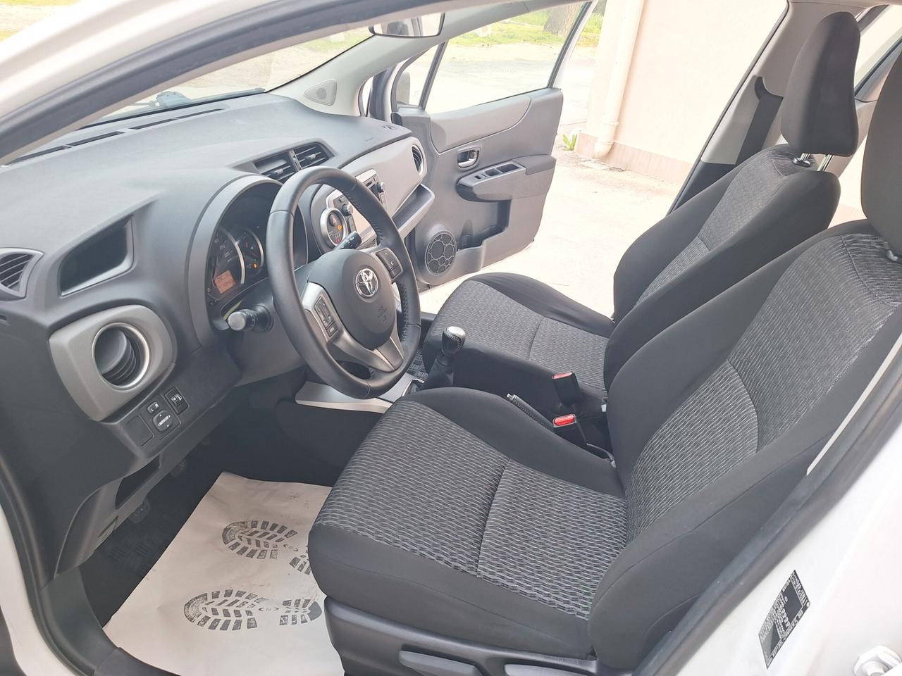 Toyota Yaris 1.0 BENZINA 5 PORTE"PERFETTA" 2013