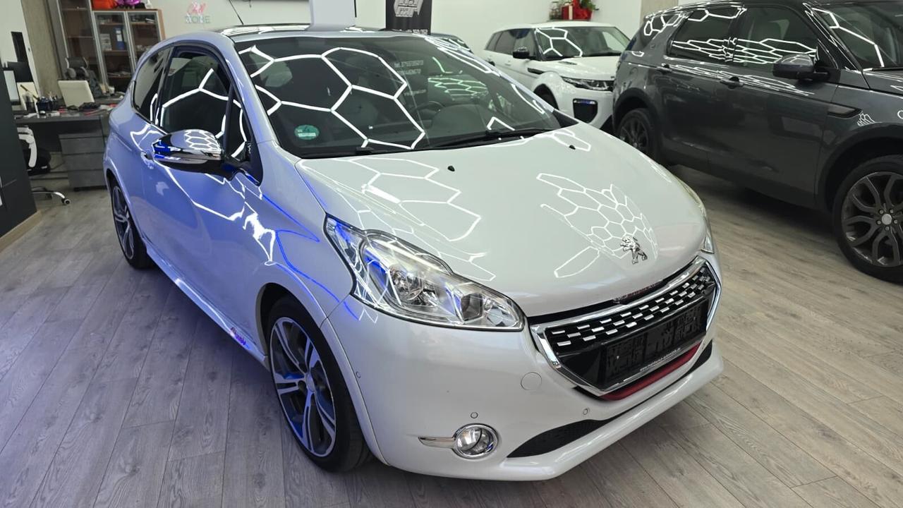 Peugeot 208 1.6 THP 200 CV 3 porte GTi