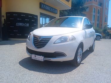 Lancia Ypsilon 0.9 TwinAir 85 CV 5 porte Metano Ecochic Silver