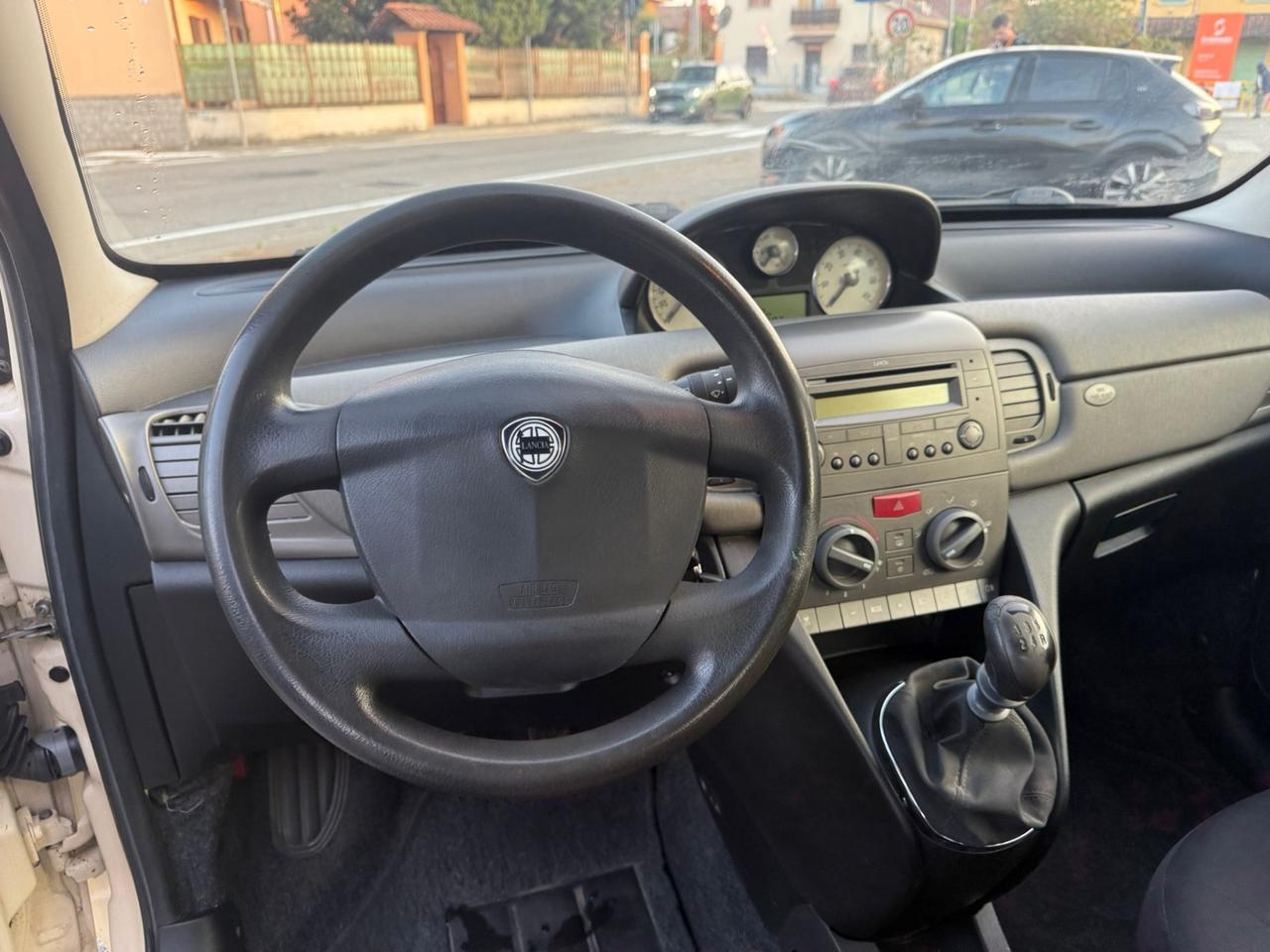 LANCIA YPSILON 1.2 BENZINA NEOPATENTATI