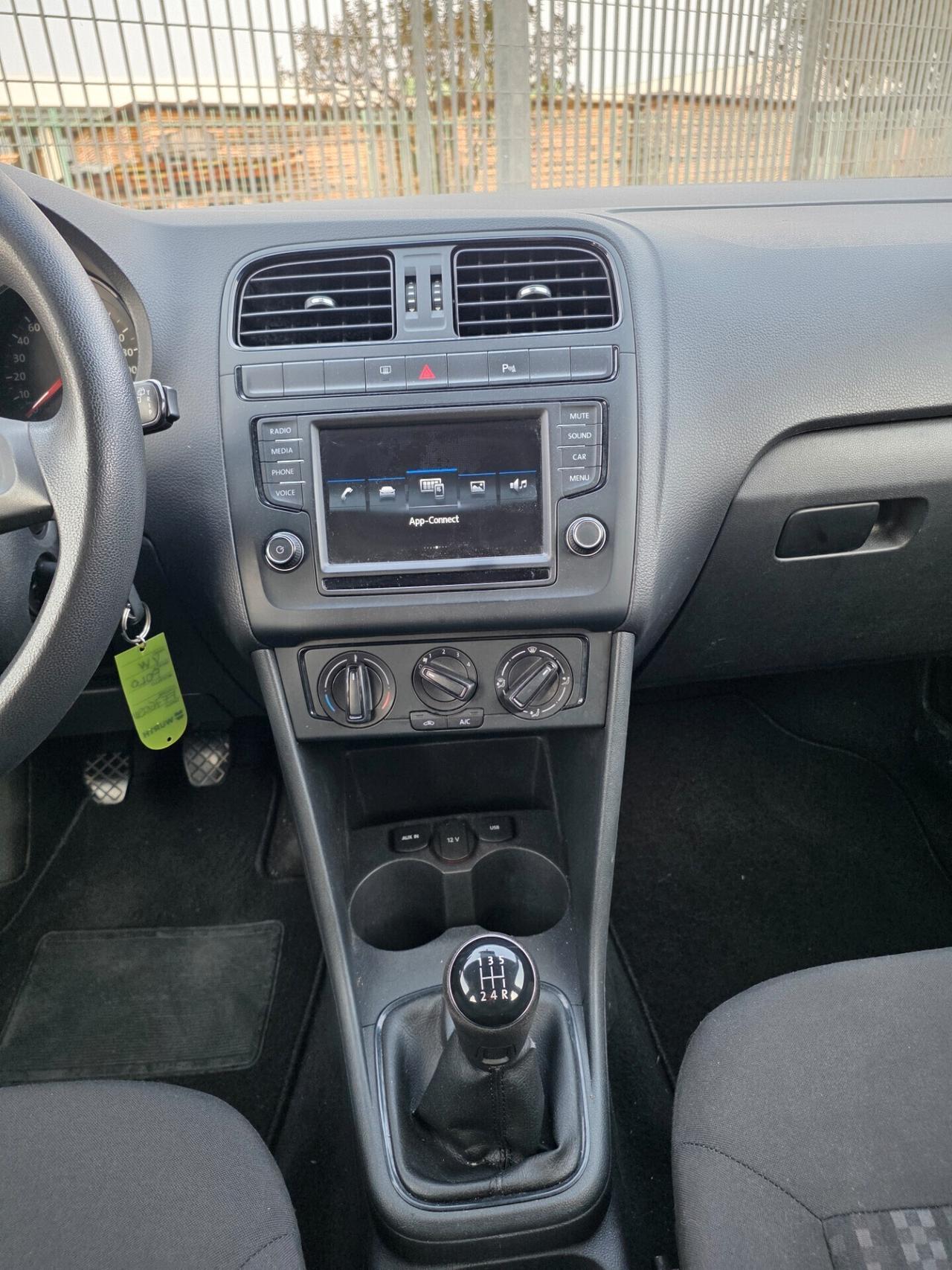 Volkswagen Polo 1.0 benzina 10/2016 pochi km FINANZIABILE