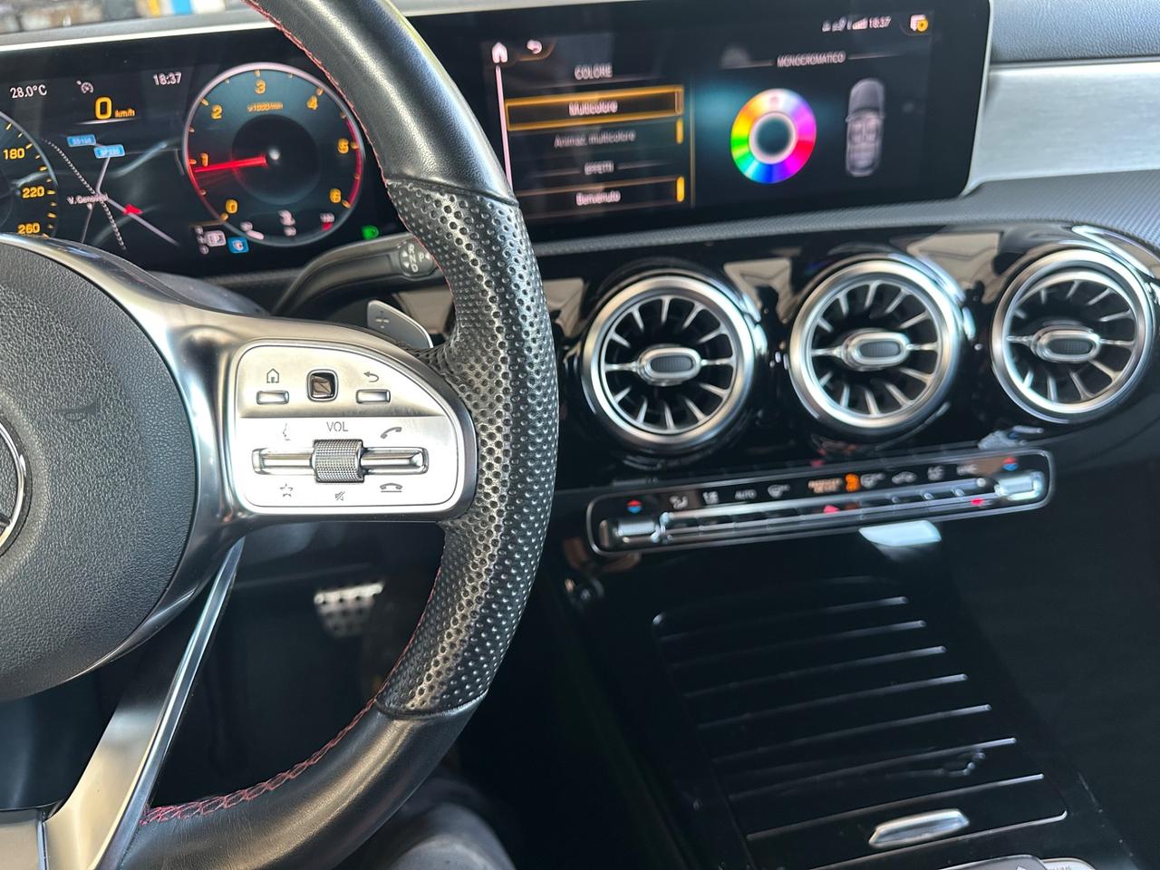 Mercedes-benz A 180 d Amg premium da vetrina
