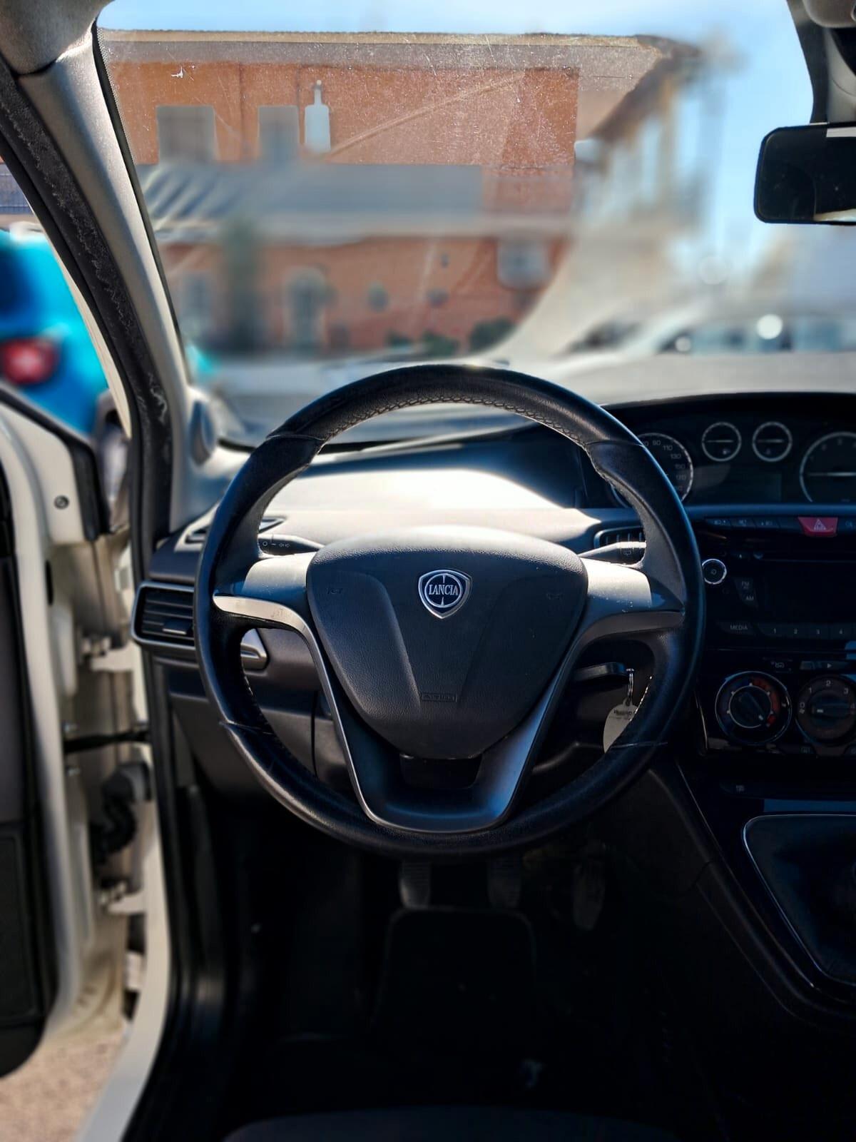 Lancia Ypsilon 1.2 69 CV 5 porte GPL Ecochic Gold