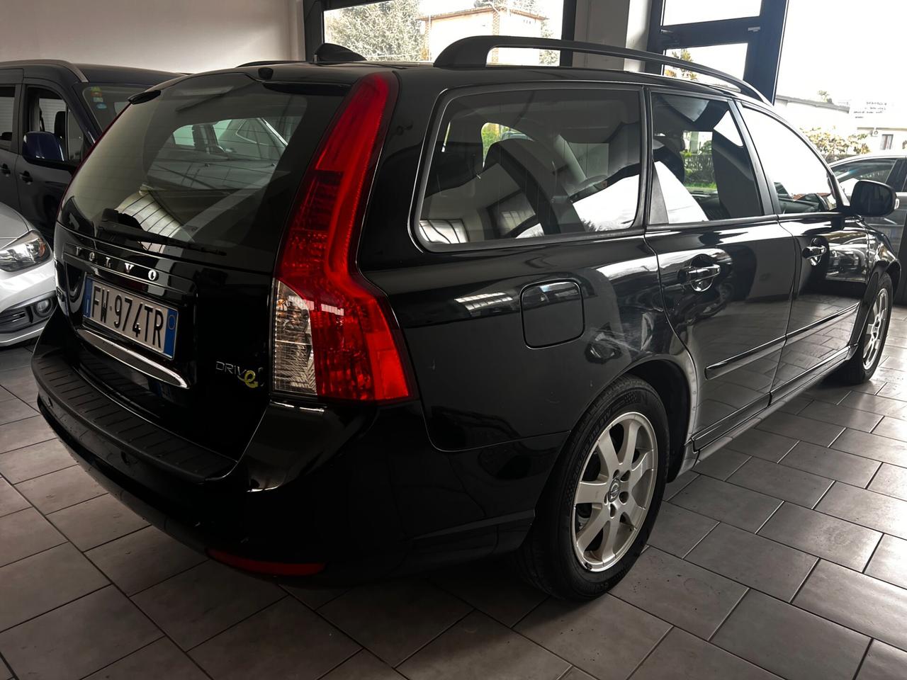Volvo V50 D2 R-design