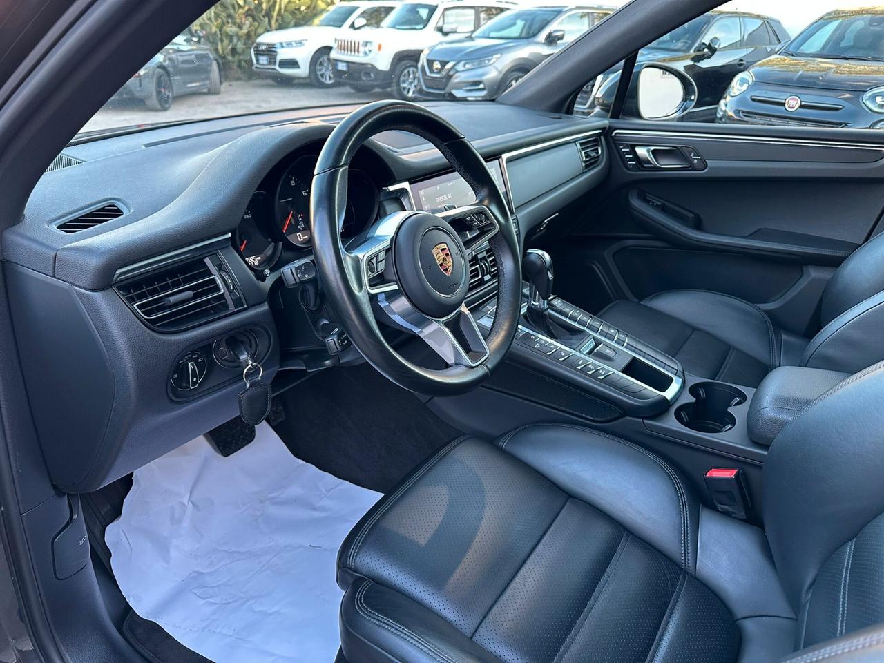 Porsche Macan 2.0 benzina 245 cv - 2021