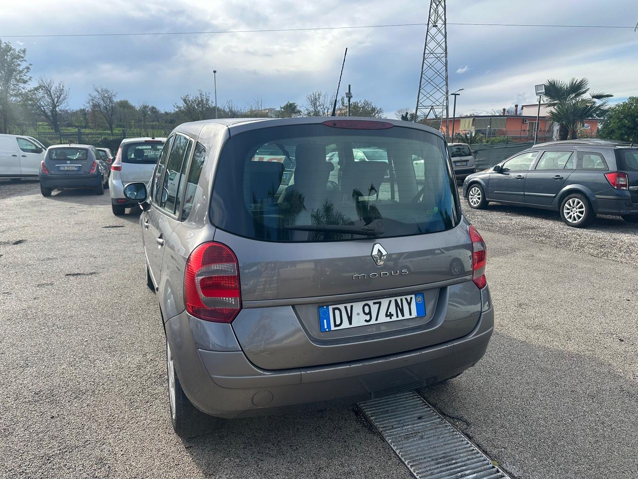 Renault Modus 1.5 diesel 2009 12 mesi di garanzia