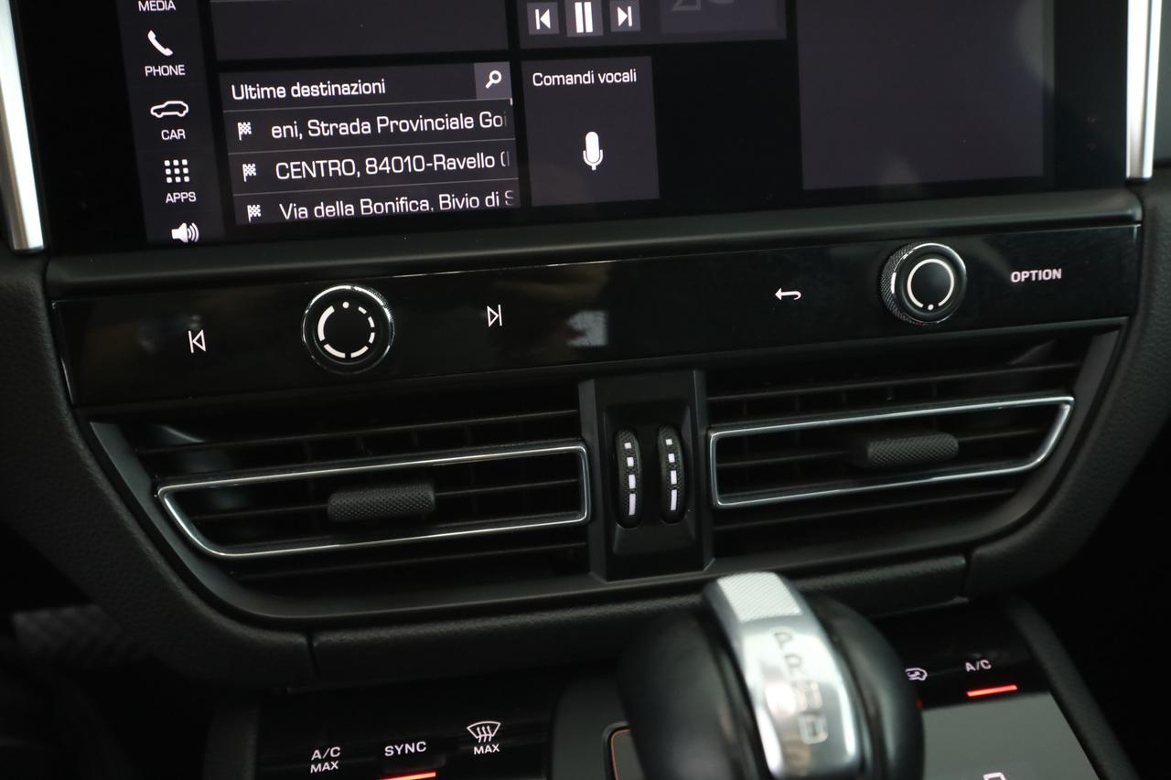 PORSCHE Macan 2.0