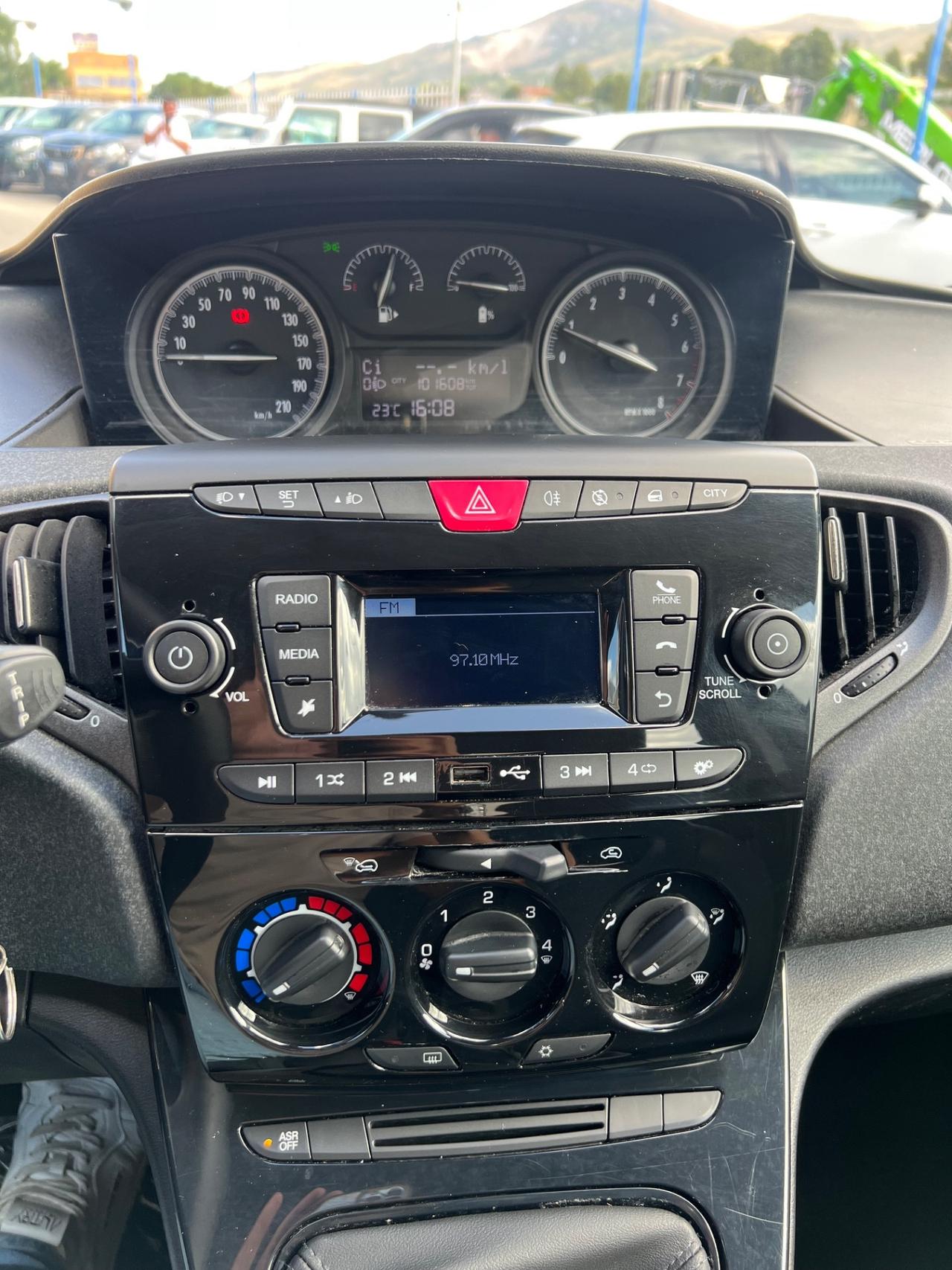 Lancia Ypsilon 1.0 FireFly 70cv Hybrid 2022
