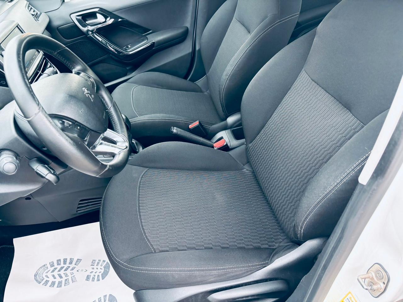 Peugeot 208 BlueHDi 75 5 porte Allure