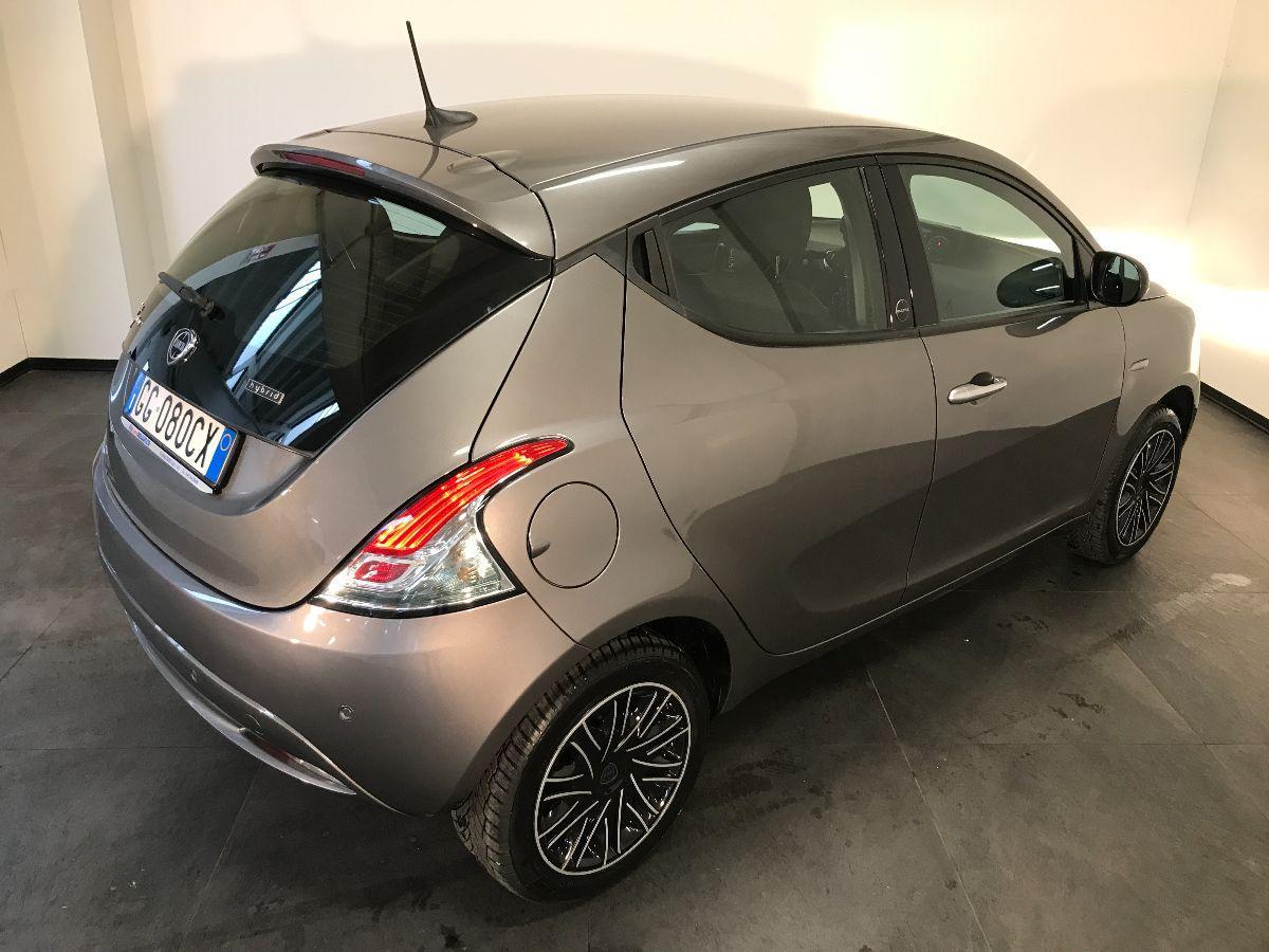 LANCIA Ypsilon 1.0 5p. S&S Hybrid Gold
