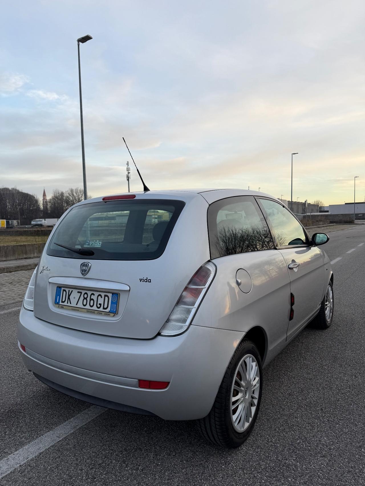 Lancia Ypsilon 1.2 Argento