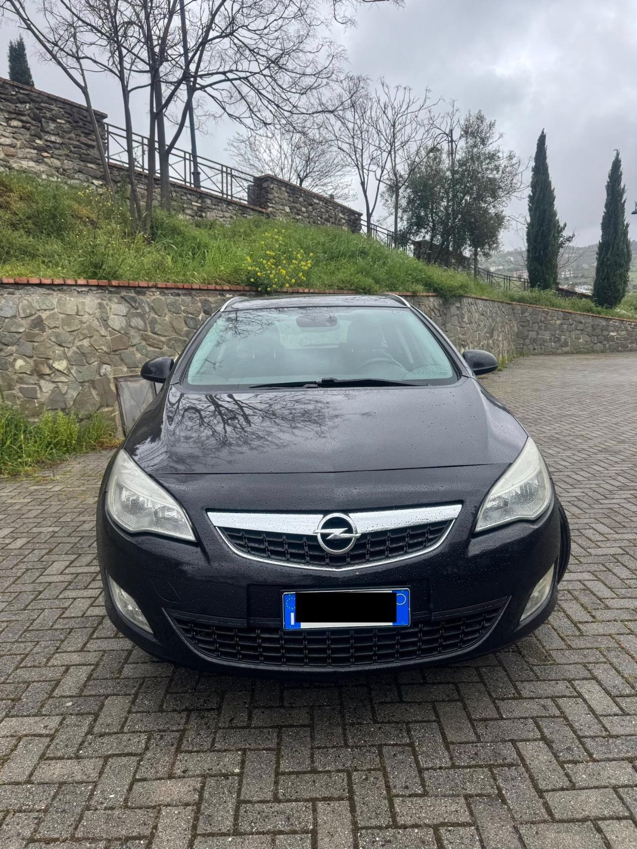 Opel Astra 1.7 CDTI 110CV SW 2012