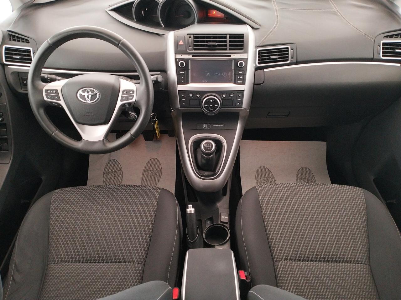 Toyota Verso 1.6 D-4D - 7 POSTI