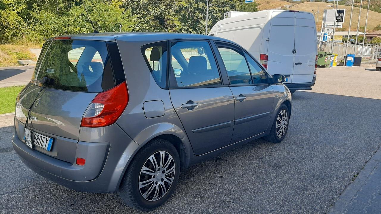 Renault Scénic 1.9 dCi/130CV Dynamique