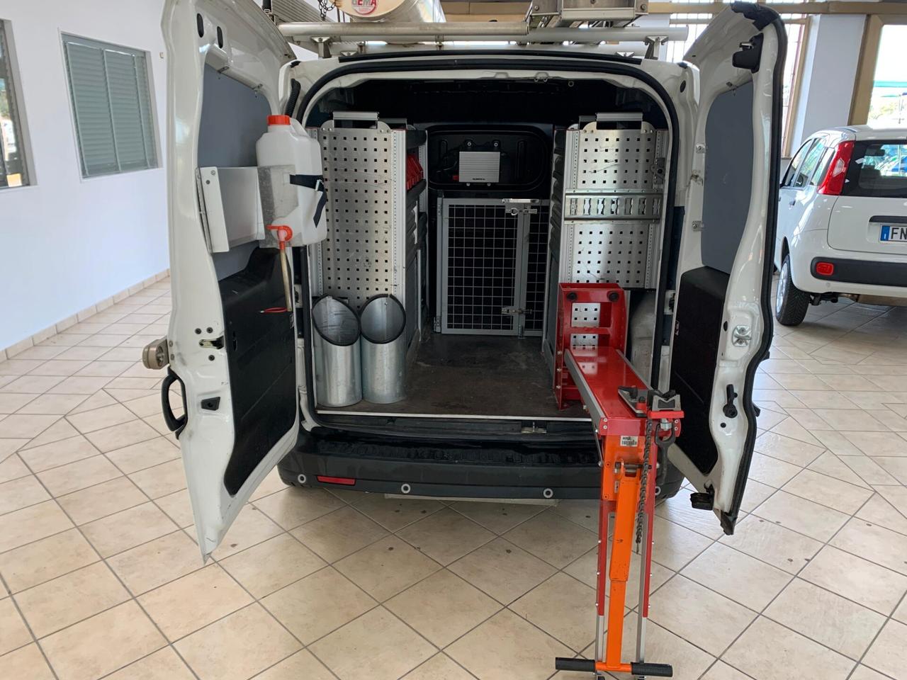 Fiat Doblò 1.4 T-Jet Natural Power *ATTREZZATO+220V*