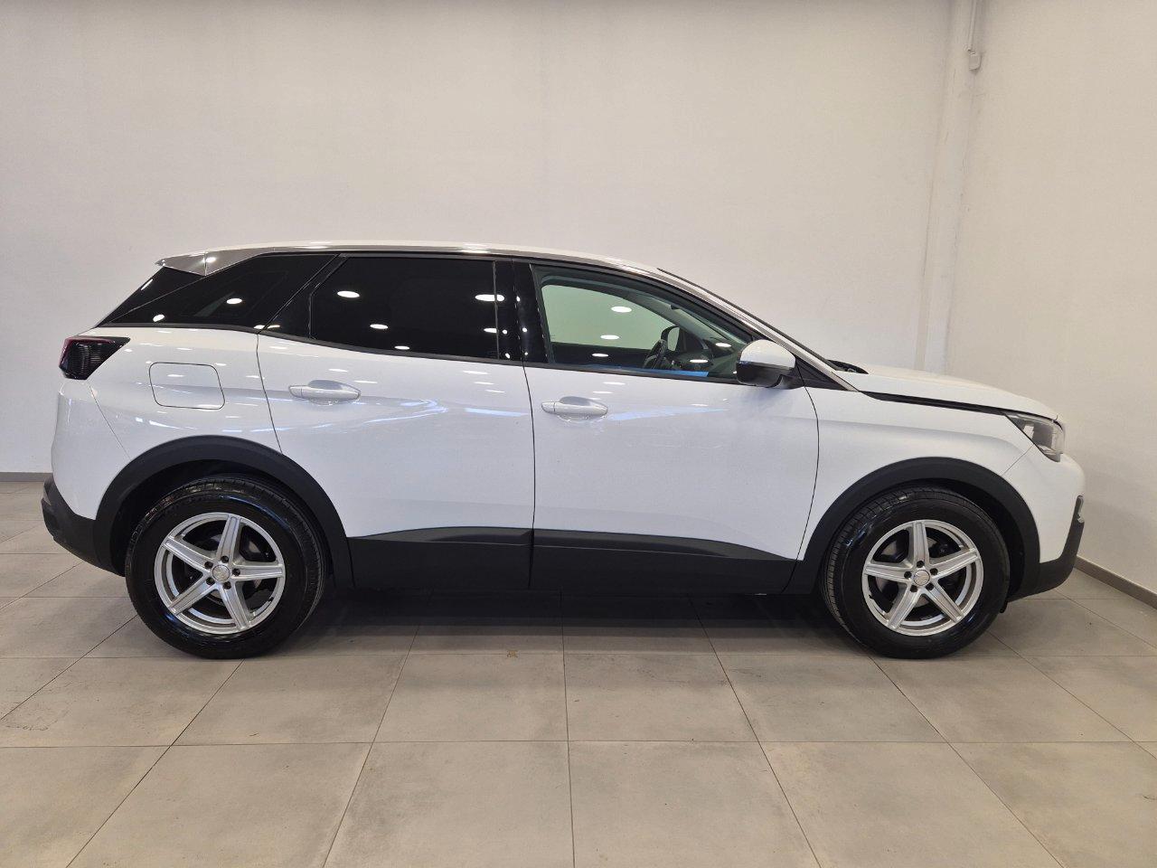 Peugeot 3008 1.6 bluehdi Access 120cv - UNIPROPRIETARIO - NEOPATENTATI - Sens. Park. - Cruise/Lim