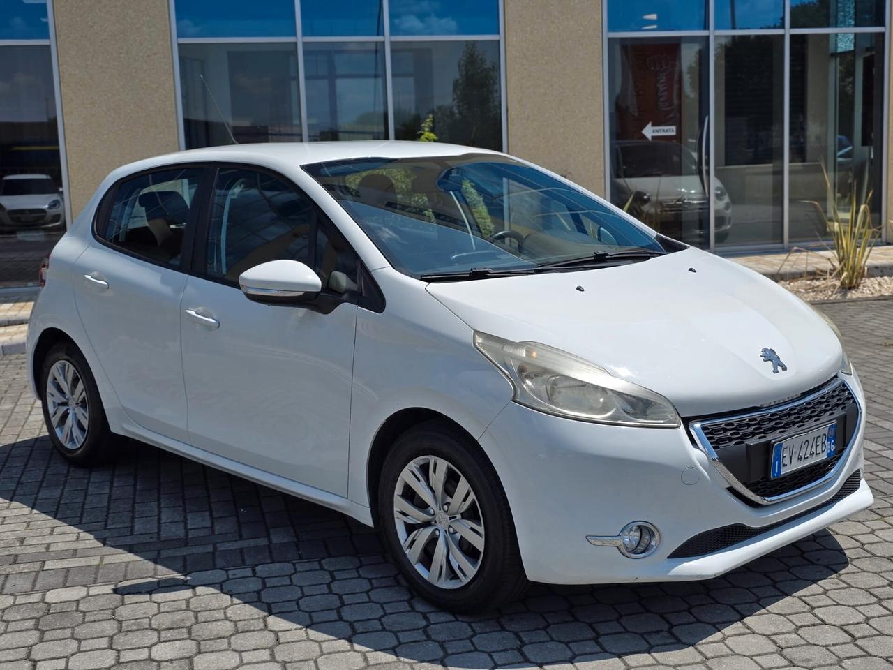 Peugeot 208 1.2 VTi 82 CV 5 porte Allure