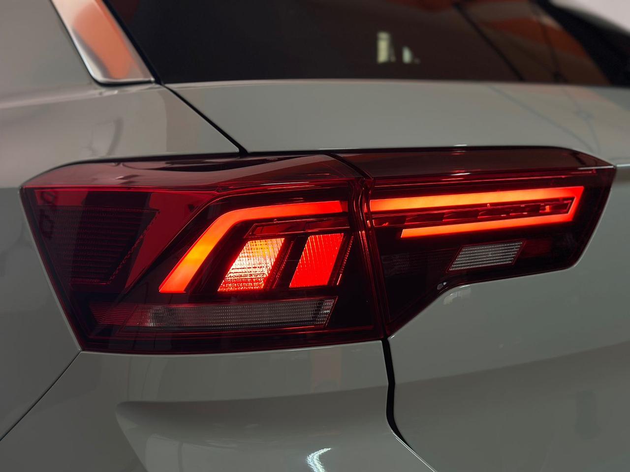 Volkswagen T-Roc 1.0 TSI R LINE #11172