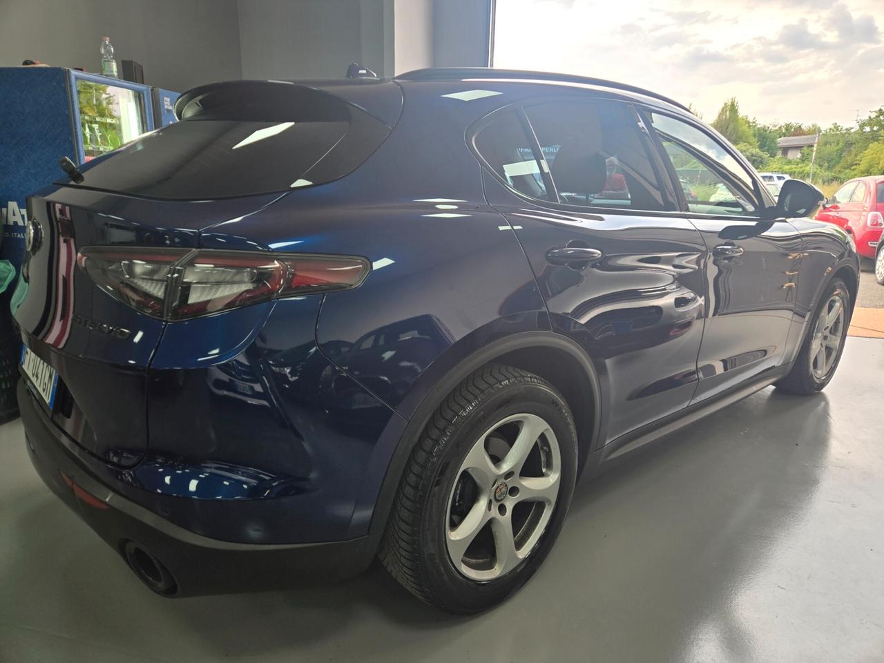 Alfa Romeo Stelvio 2.2 Turbodiesel 180 CV AT8 RWD Business