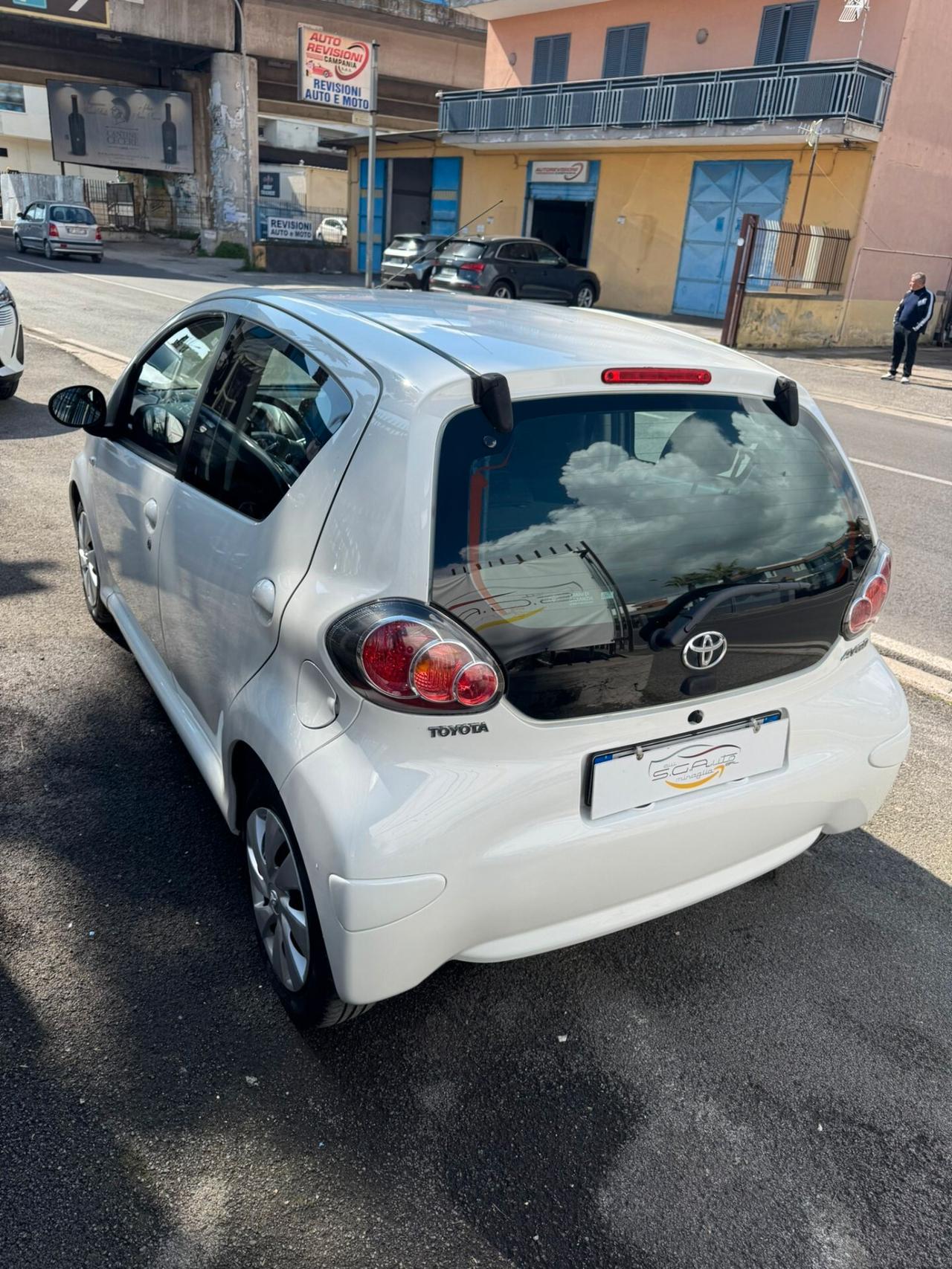 Toyota Aygo 1.0 12V VVT-i 5 porte Lounge Connect MMT