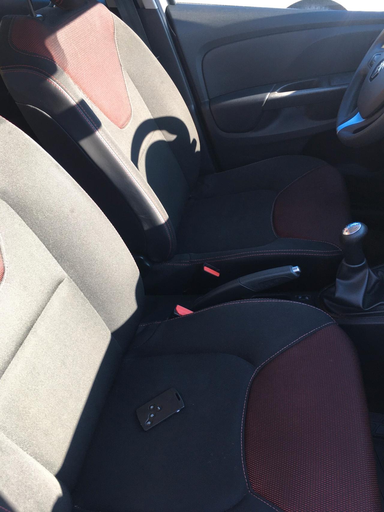 Renault Clio 1.2 75CV 5 porte Zen