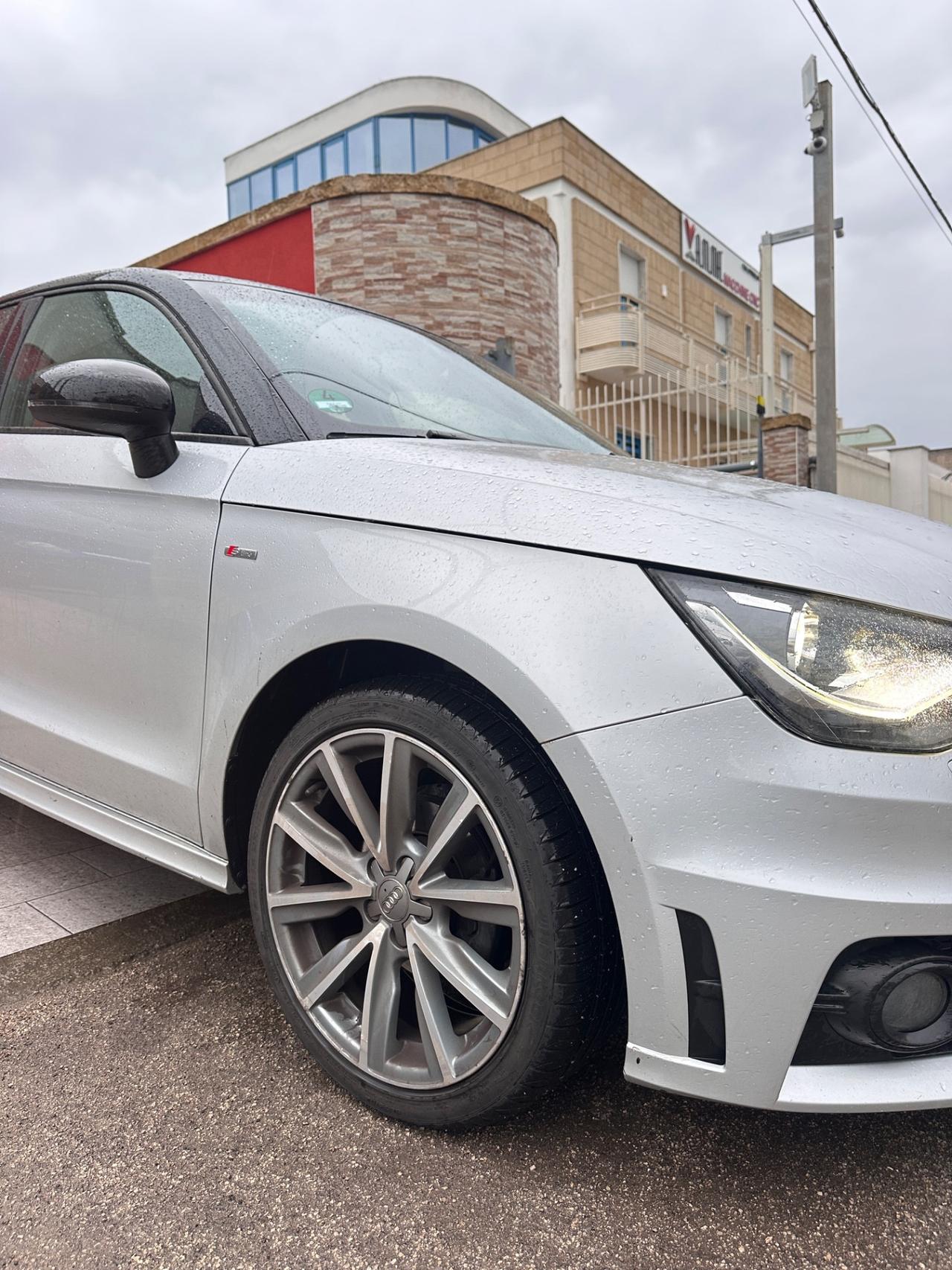 Audi A1 1.6 TDI S line edition plus-2014 LED/17"