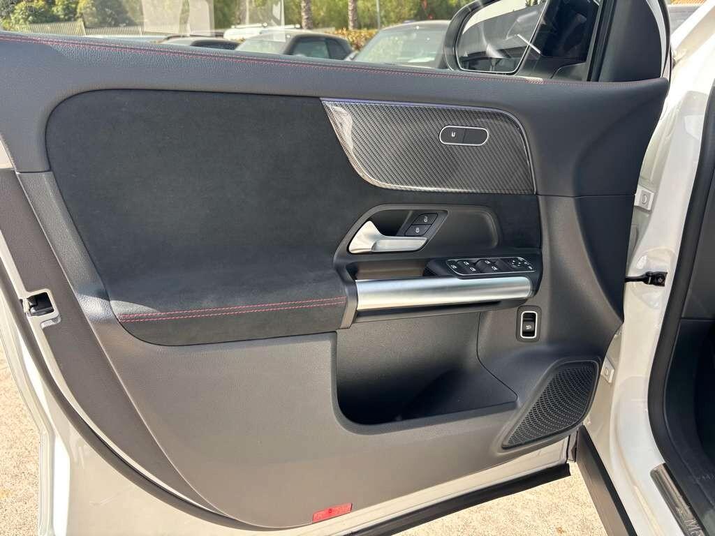 Mercedes-benz GLA 200 d Automatic AMG Line Premium Plus 2024 / KM 36.000 Tua a solo 419 Euro al mese