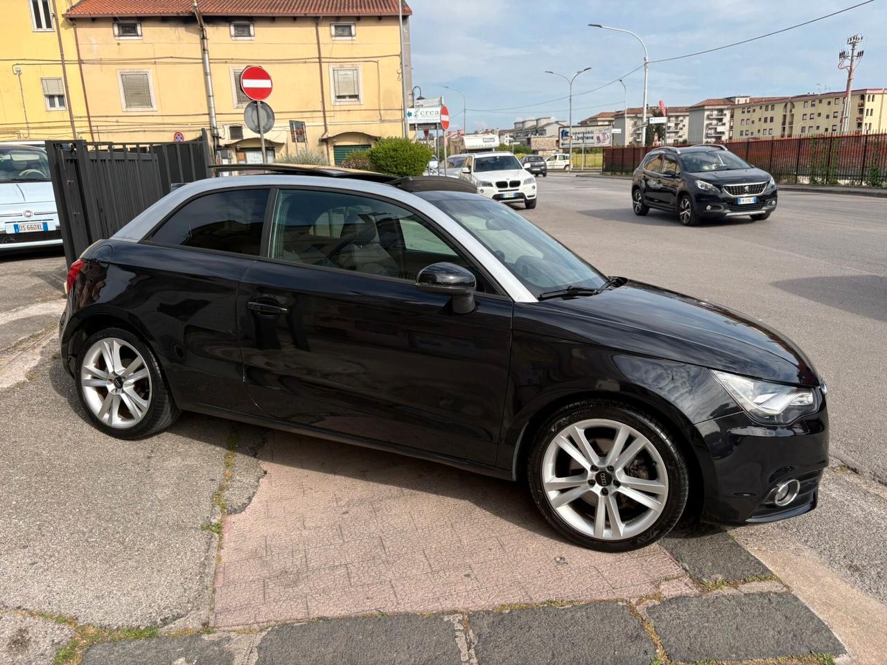 AUDI A 1 TETTO APRIBILE C AUTOMATICO
