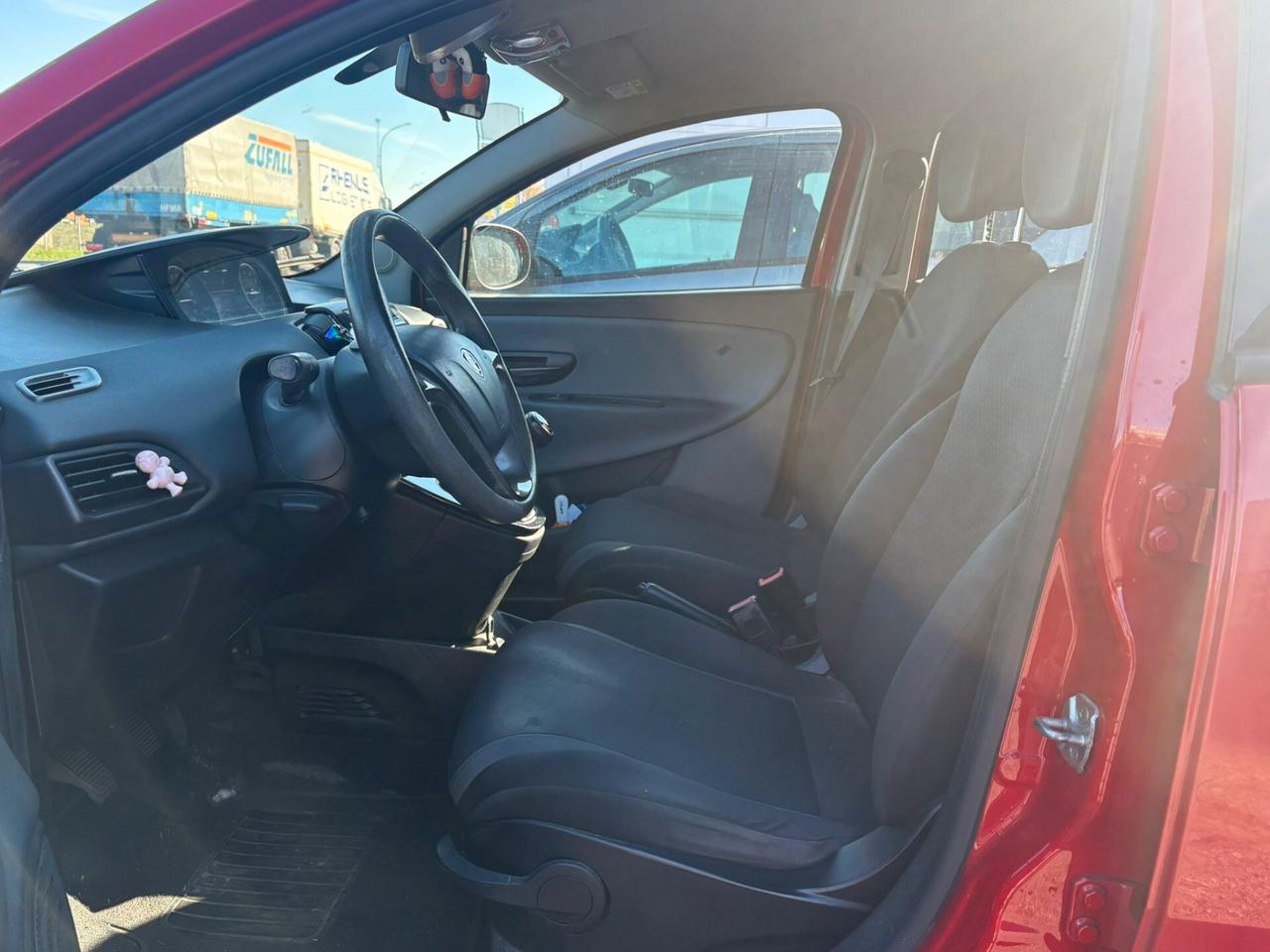 Lancia Ypsilon NEOPATENTATO UNICO PROP 1,2 69CV %P Platinum(51kw)