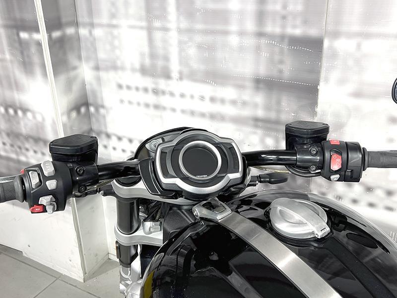 Triumph Rocket III R