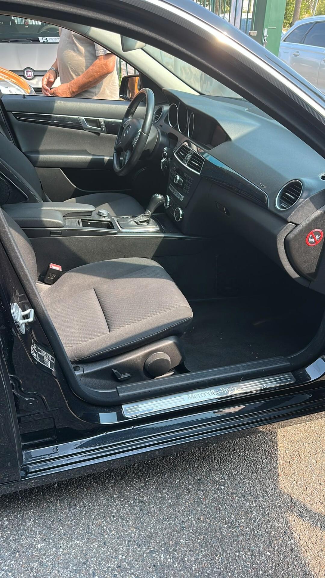 Mercedes-benz C 200 CDI BlueEFFICIENCY Avantgarde