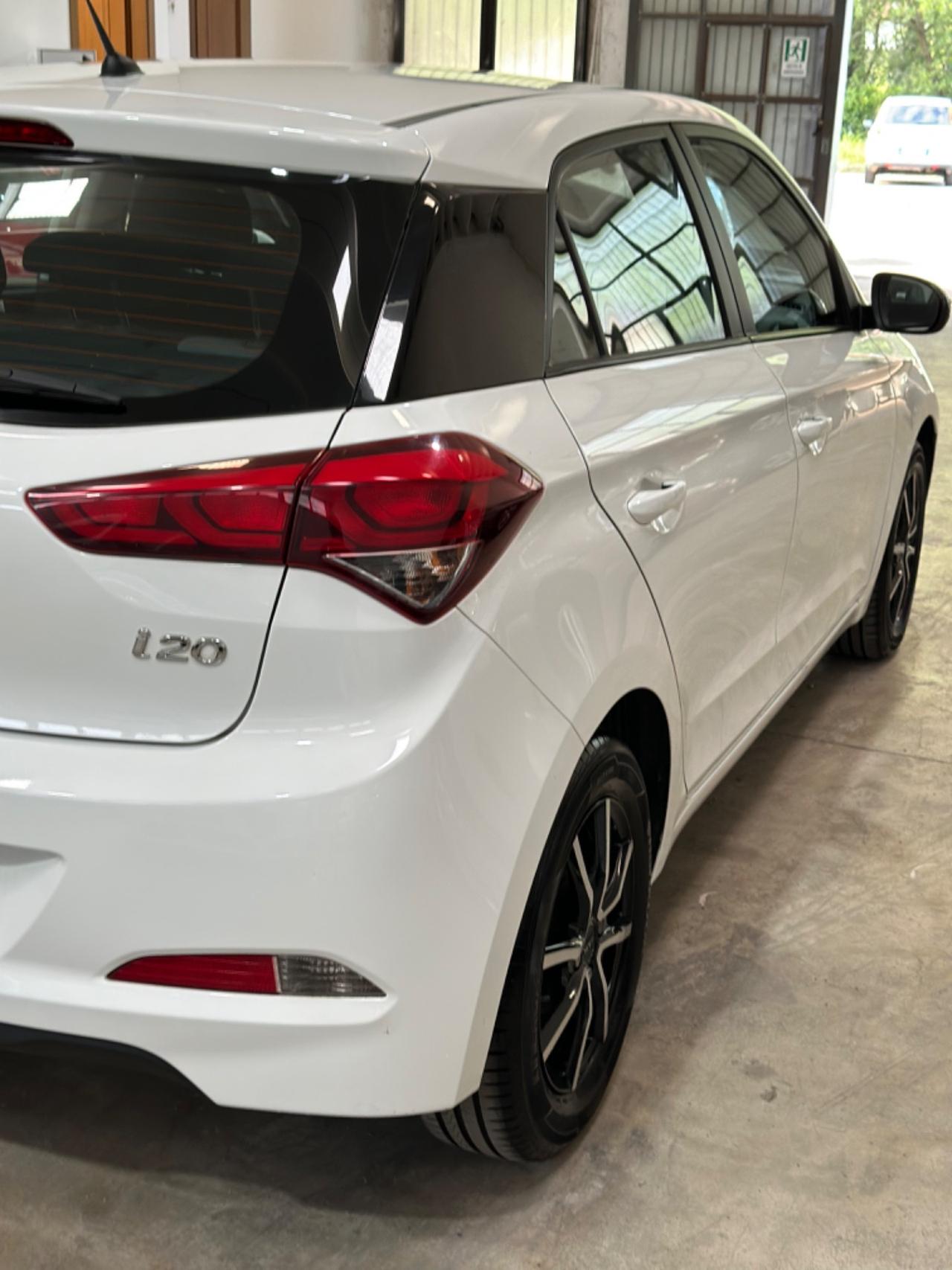 Hyundai i20 1.2 5P UNICOPR KMCERT NEOPAT GARANZ