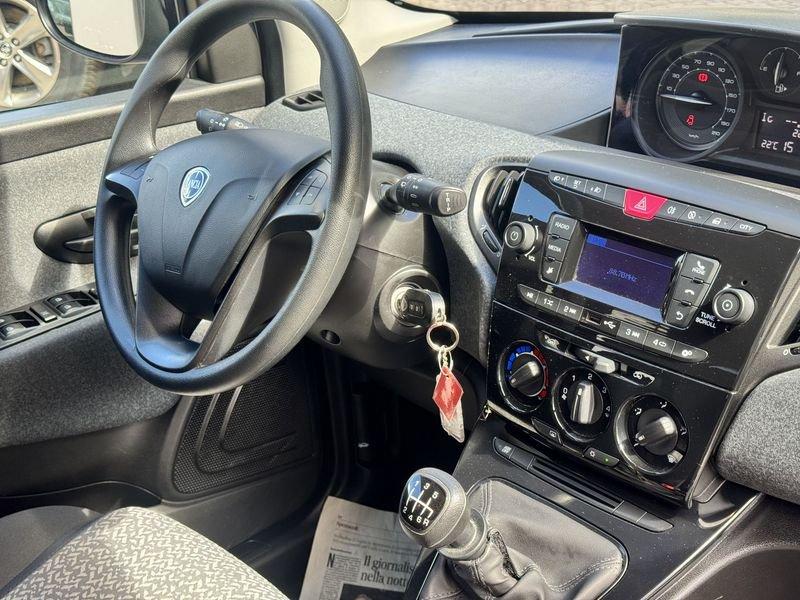 Lancia Ypsilon Ypsilon 1.0 FireFly 5 porte S&S Hybrid Silver Plus