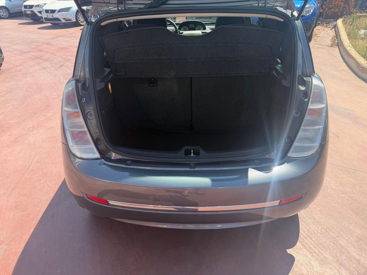 Lancia Ypsilon 1.3 MJT 75 CV Oro Bianco
