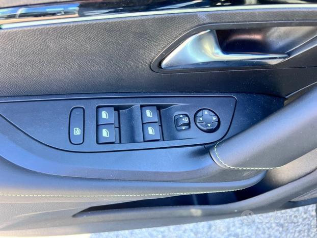 PEUGEOT 2008 PureTech 130 S&S EAT8 GT