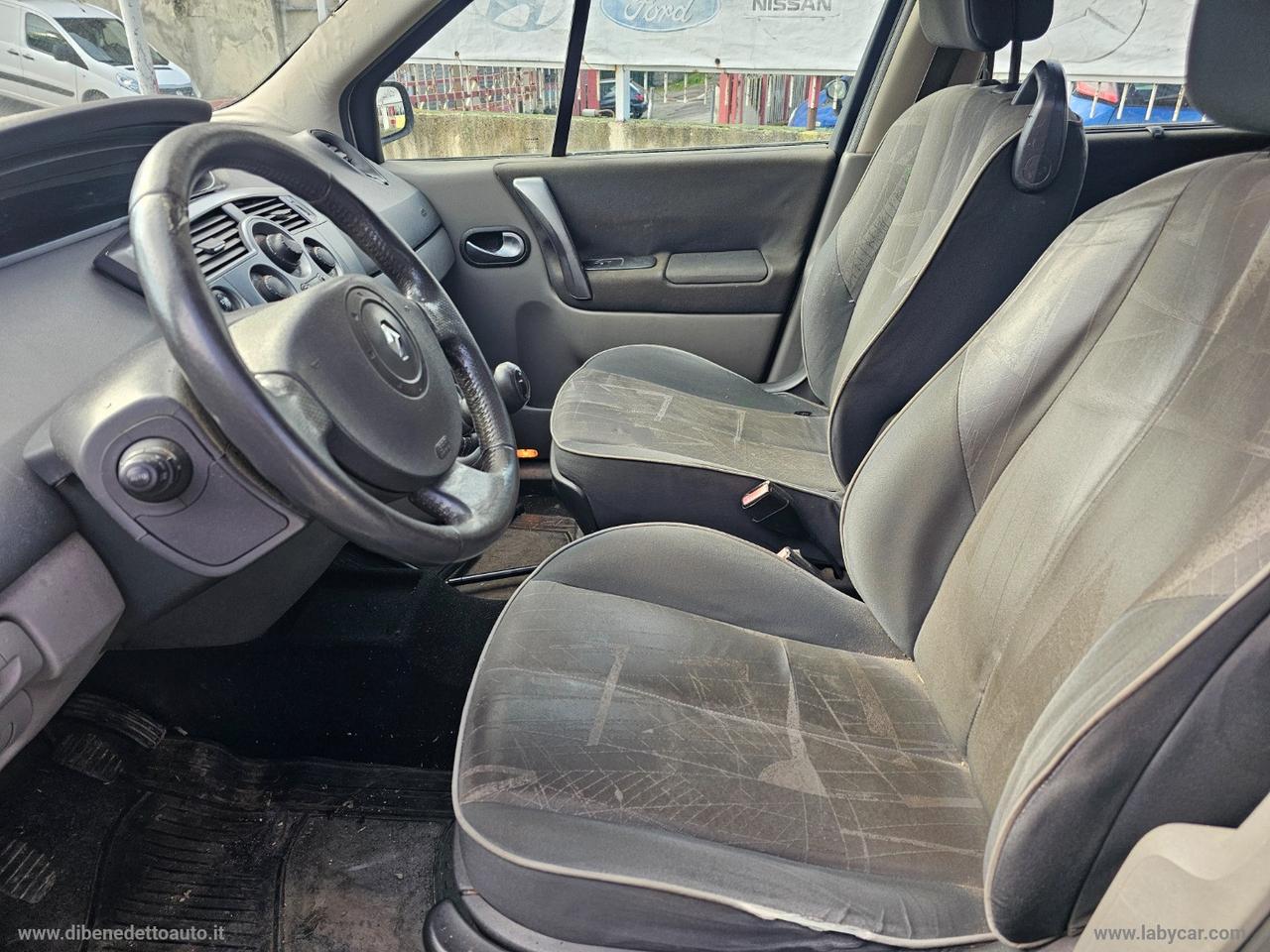 RENAULT Scénic 1.5 dCi 82 CV Confort Dynamique