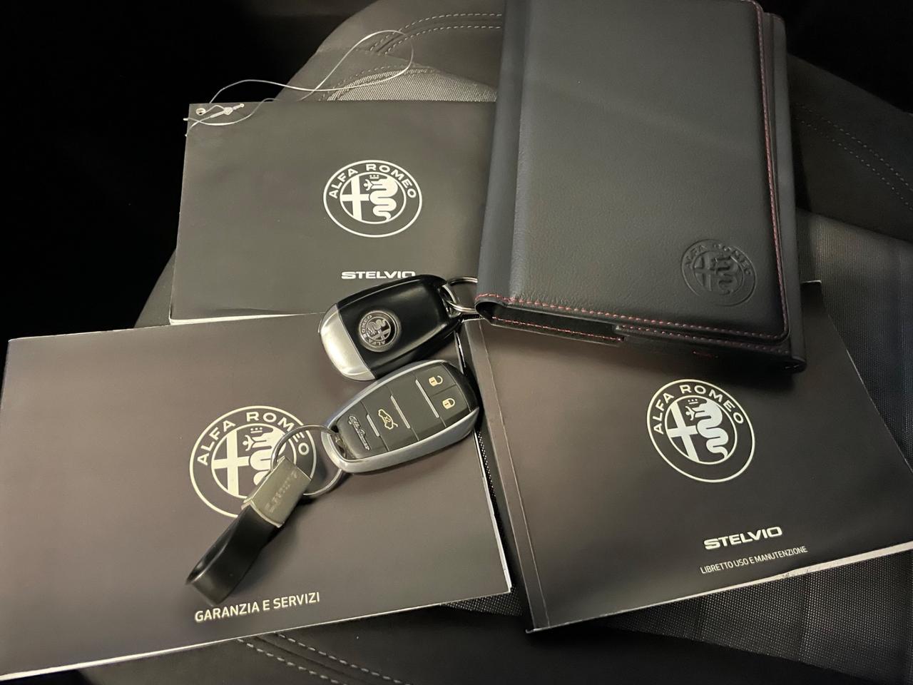 Alfa Romeo Stelvio 2.2 Turbodiesel 160 CV AT8 RWD Sport-Tech