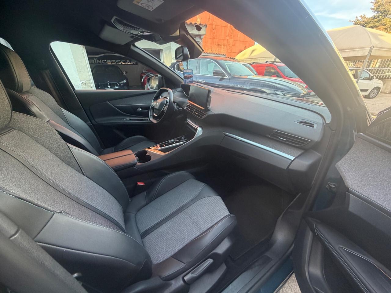 Peugeot 3008 Blue -HDi 130 S&S EAT8 Allure