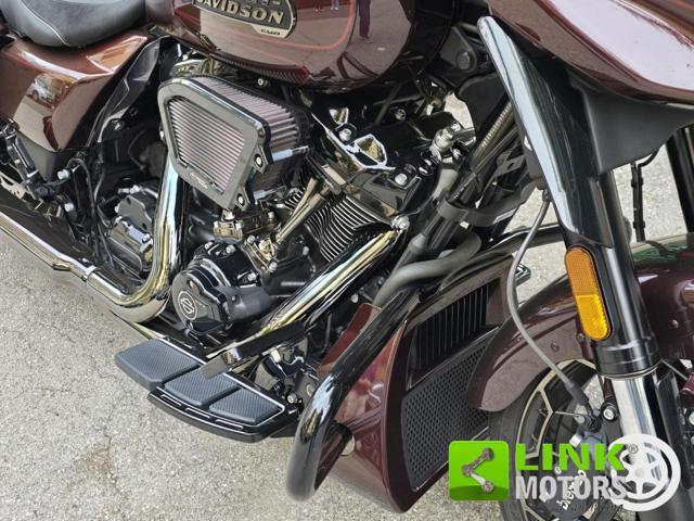 HARLEY-DAVIDSON CVO Street Glide 25th