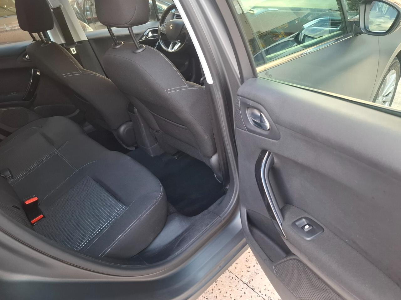 Peugeot 208 BlueHDi 75 5 porte Allure