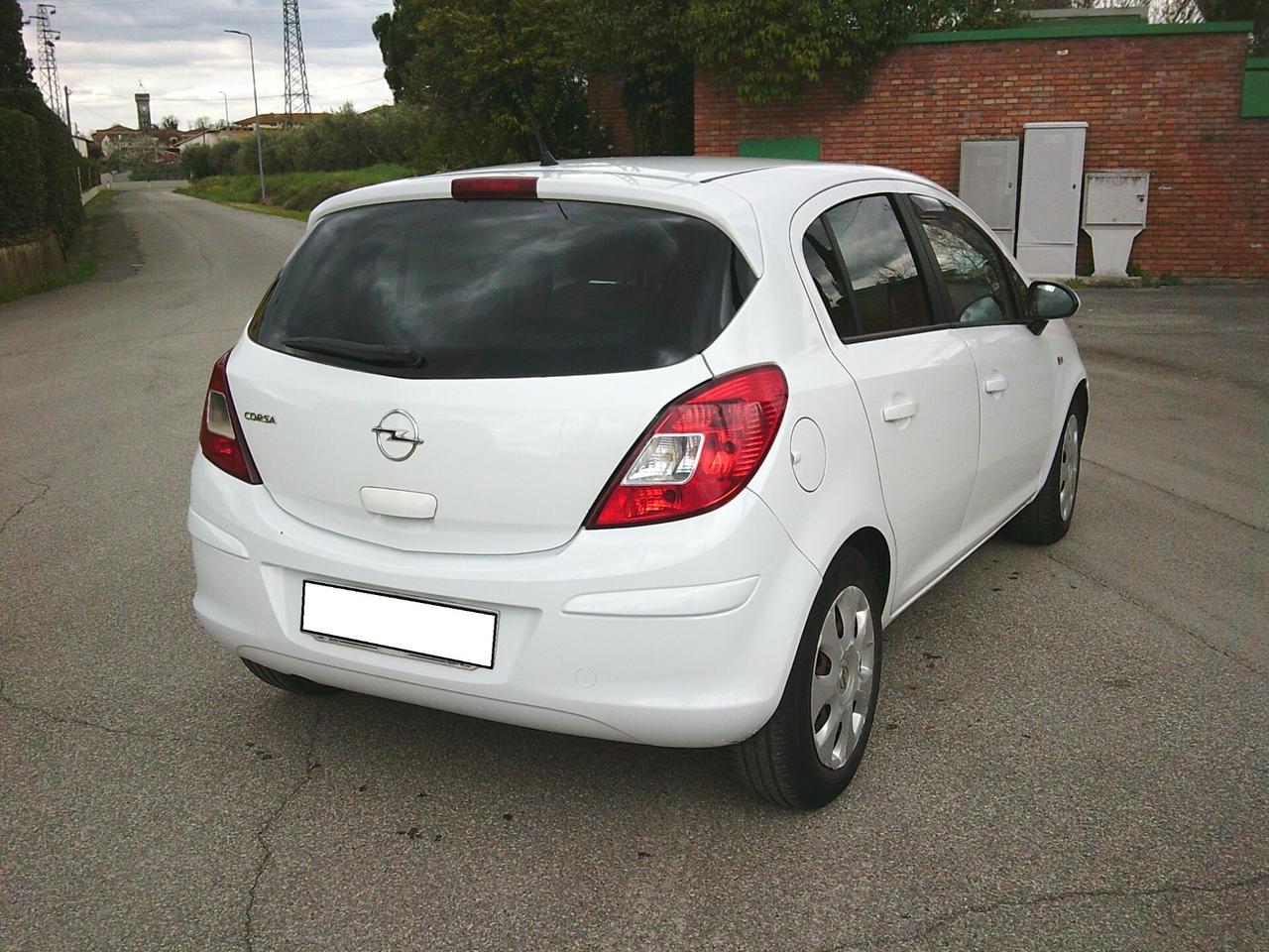 Opel Corsa 1.2 5 porte